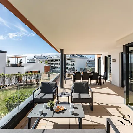 Daire Luxury Escape With Pools, Gym & Sauna Fuengirola