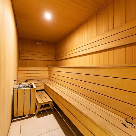 Daire Luxury Escape With Pools, Gym & Sauna