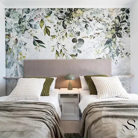 Luxury Escape With Pools, Gym & Sauna Daire