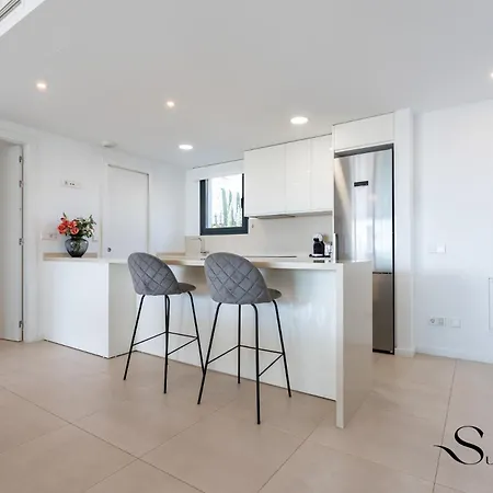 Luxury Escape With Pools, Gym & Sauna Daire