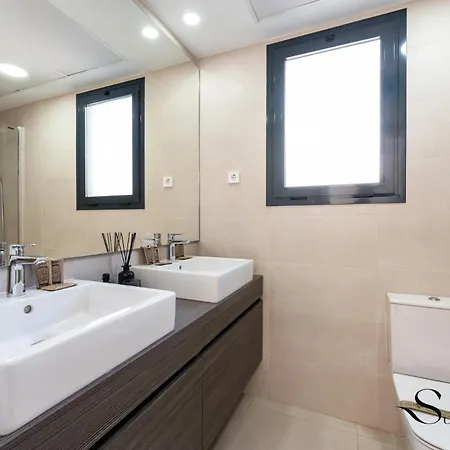 Daire Luxury Escape With Pools, Gym & Sauna Fuengirola