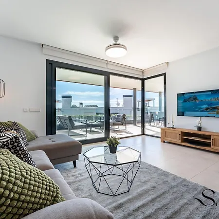 Daire Luxury Escape With Pools, Gym & Sauna Fuengirola