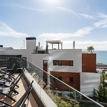 Daire Luxury Escape With Pools, Gym & Sauna *