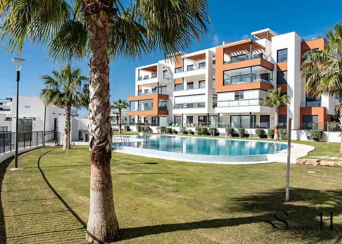 Luxury Escape With Pools, Gym & Sauna * Fuengirola