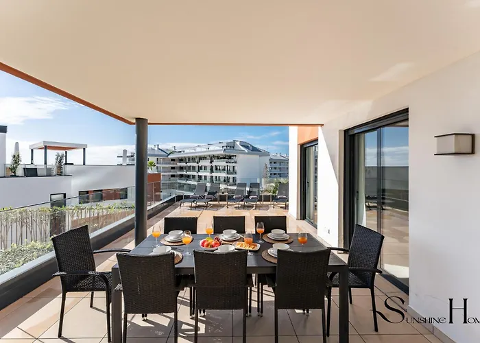 Daire Luxury Escape With Pools, Gym & Sauna