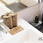 Luxury Escape With Pools, Gym & Sauna 푸엔히롤라