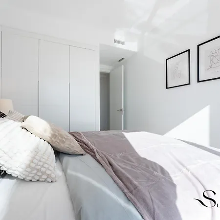 アパート Luxury Escape With Pools, Gym & Sauna